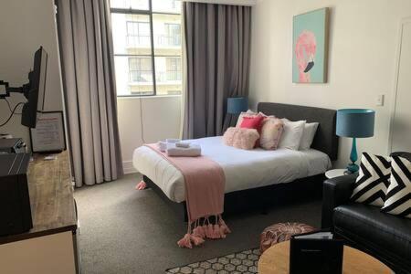 Cute Heritage Studio , Pools And Gym! Оукланд Екстериор снимка
